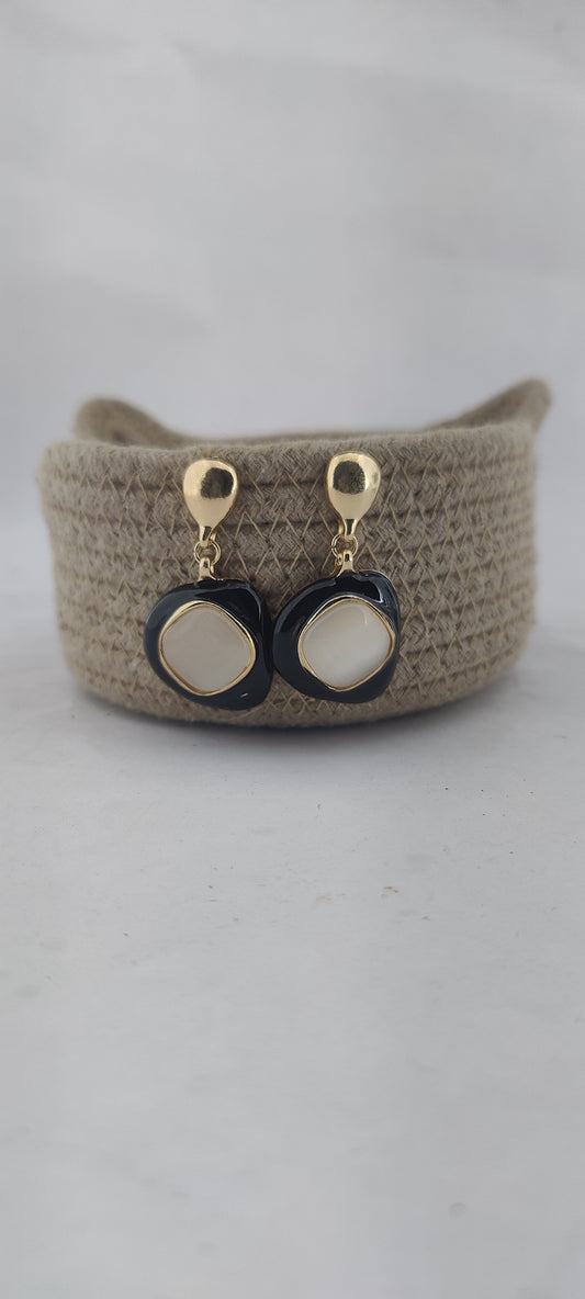 Chic Black & Gold Drop Earrings with Glossy Marble Center
